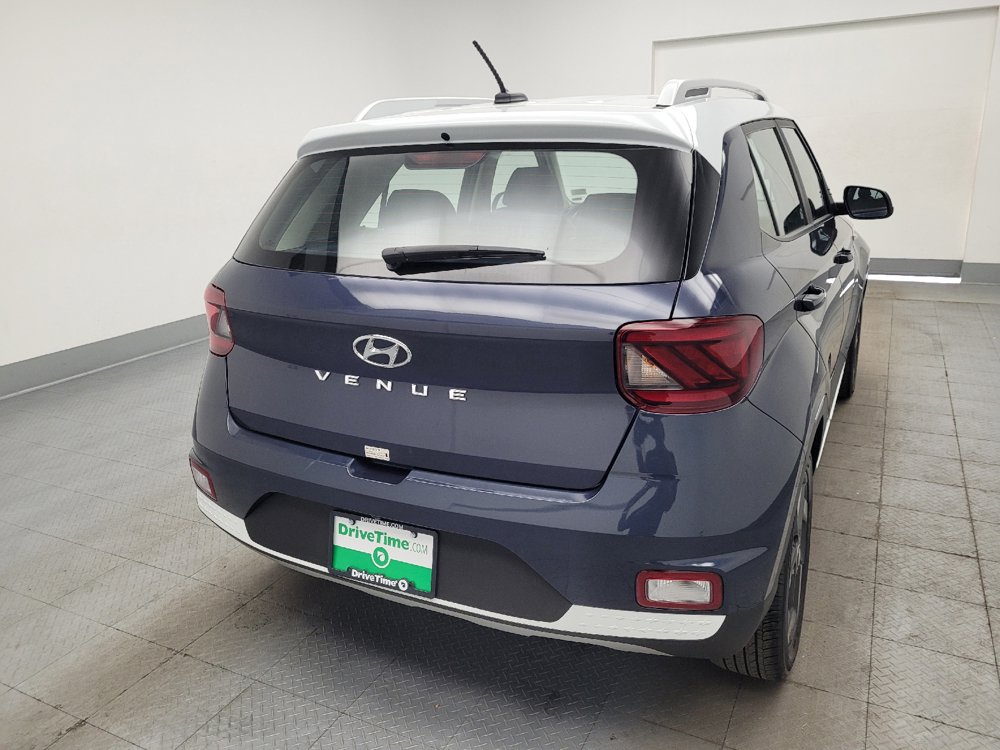 Used 2025 Hyundai Venue Limited FWD image 7