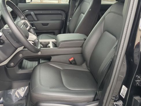 Used 2025 Land Rover Defender 110 S image 16