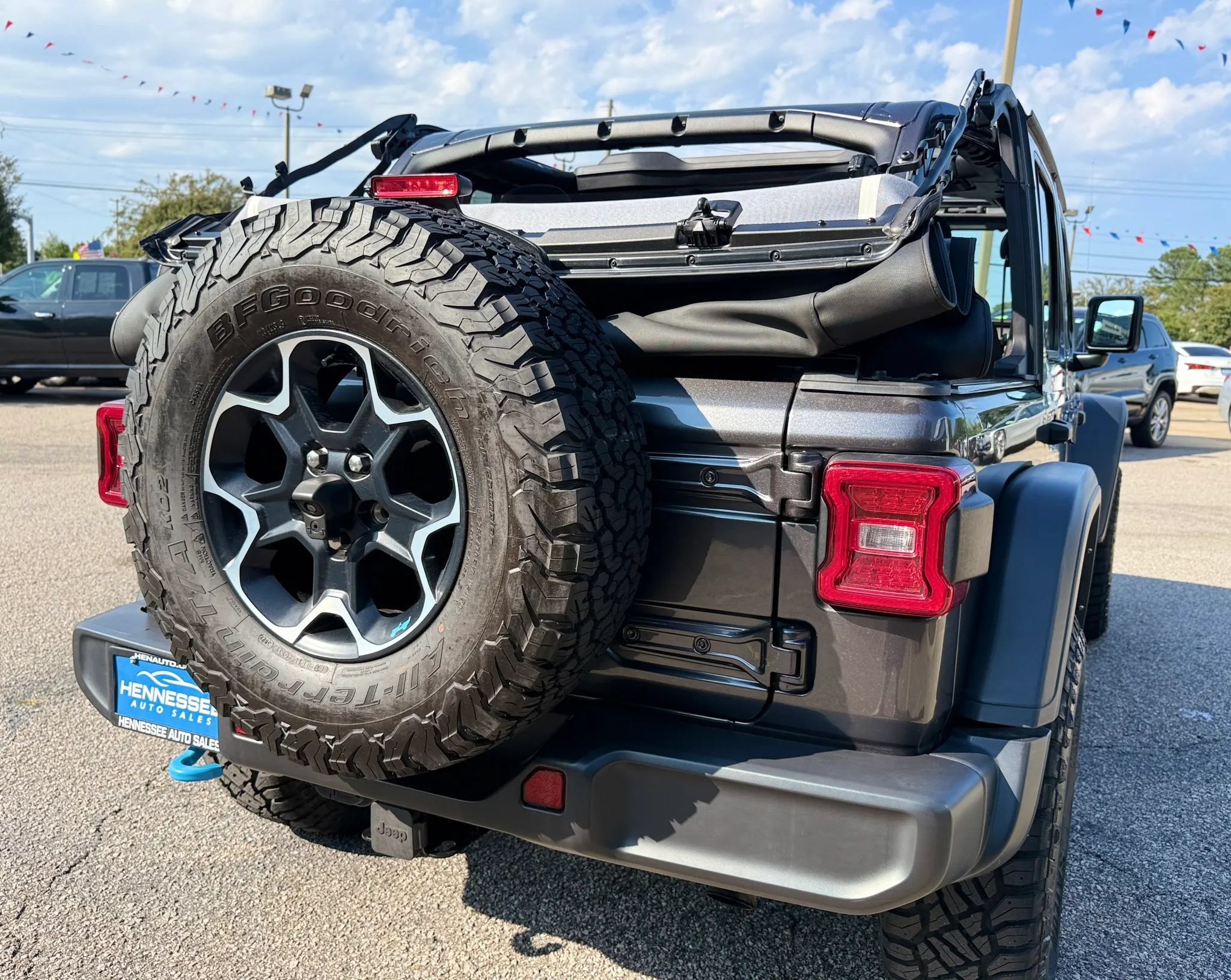 Used 2023 Jeep Wrangler Unlimited Rubicon 4xe w/ Cold Weather Group AWD/4WD image 40