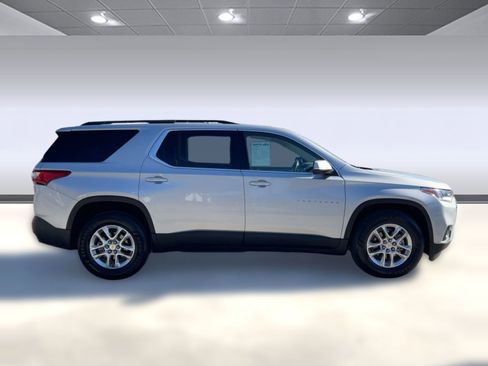 Used 2020 Chevrolet Traverse LT image 8