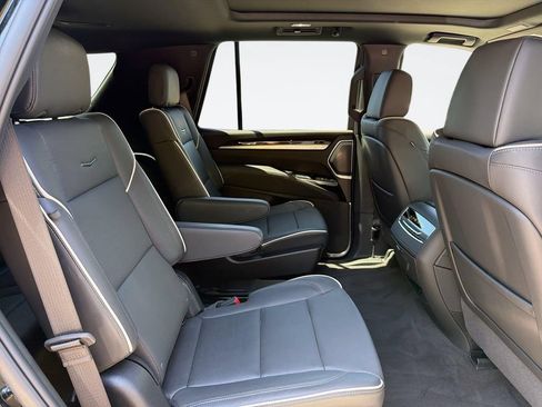 Certified 2026 Cadillac Escalade Luxury RWD image 32