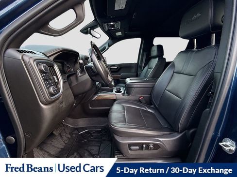 Used 2022 Chevrolet Silverado 1500 High Country w/ Technology Package image 24