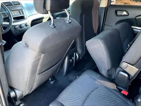 Used 2020 Dodge Journey SE w/ Blacktop Package FWD image 11