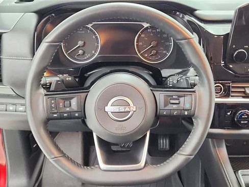 Used 2024 Nissan Pathfinder SL image 27