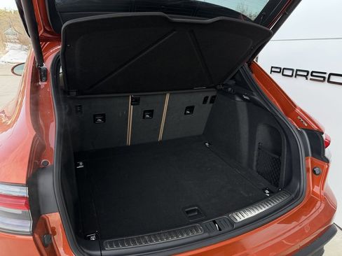 Used 2025 Porsche Macan image 19