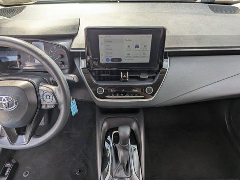 Used 2025 Toyota Corolla LE FWD image 16