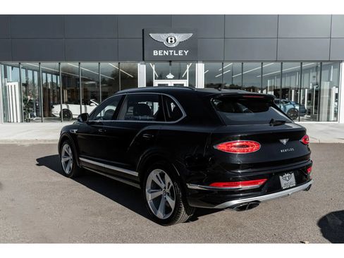 Used 2023 Bentley Bentayga Extended Wheelbase image 4