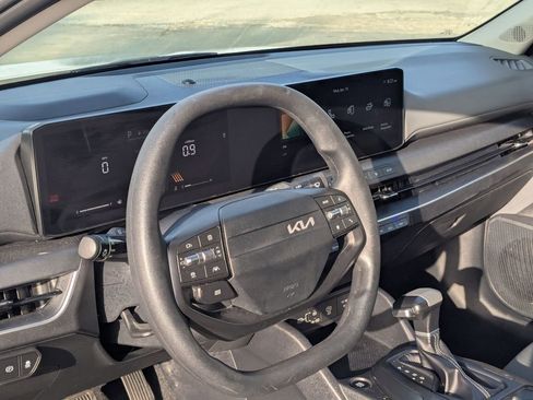 Used 2025 Kia K4 FWD image 13