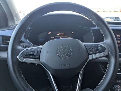 Used 2024 Volkswagen Taos SE image 16