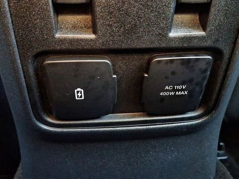 Used 2024 Ford Bronco Badlands image 11