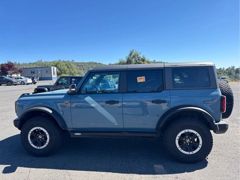 Used 2023 Ford Bronco Badlands w/ Sasquatch Package image 8