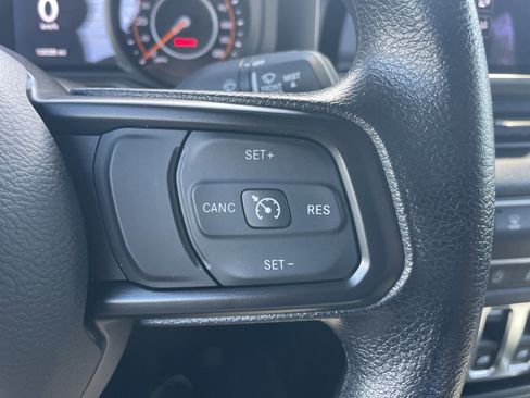 Used 2025 Jeep Wrangler Sport AWD/4WD image 41