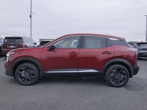 New 2026 Nissan Kicks SR w/ SR Premium Package image 5