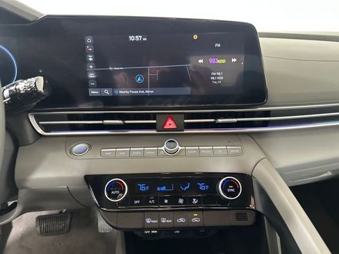 Certified 2024 Hyundai Elantra SEL image 23