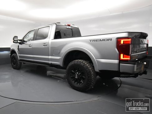 Used 2022 Ford F250 Lariat w/ Tremor Off-Road Package image 4