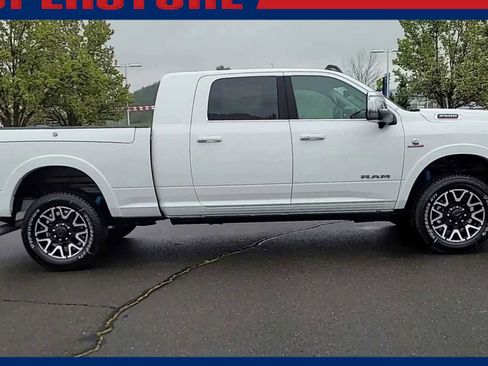 New 2026 RAM 2500 Limited AWD/4WD image 9