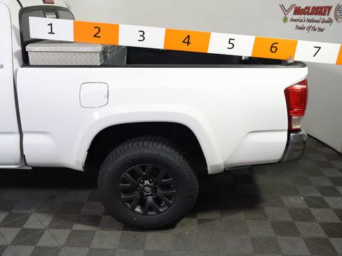 Used 2020 Toyota Tacoma SR5 AWD/4WD image 15