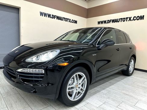 Used 2014 Porsche Cayenne S image 2