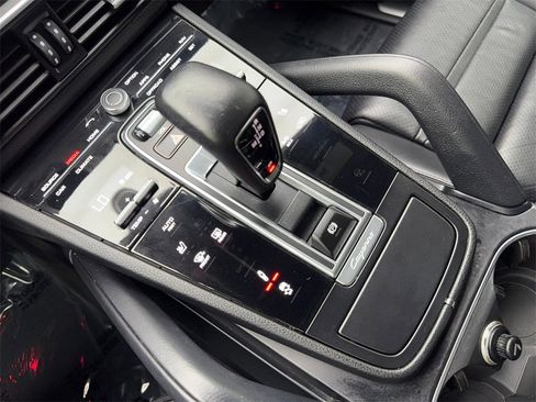 Used 2021 Porsche Cayenne Coupe image 65