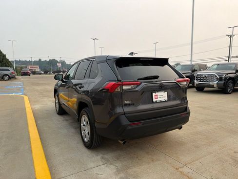 Used 2024 Toyota RAV4 LE AWD/4WD image 4