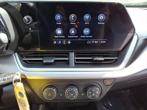 Used 2024 Chevrolet Trax LS w/ LS Convenience Package FWD image 15