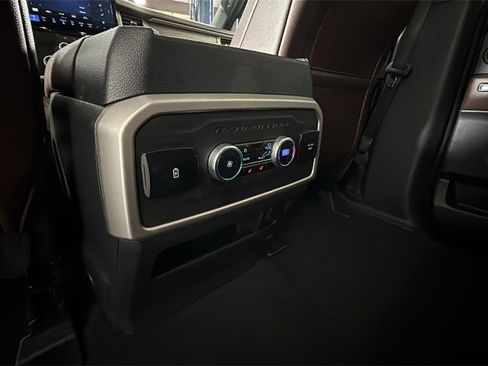 Used 2024 Ford Expedition Limited image 33