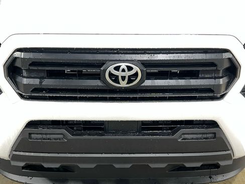 New 2025 Toyota Tacoma SR image 4