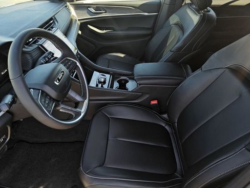 New 2025 Jeep Grand Cherokee Limited image 26