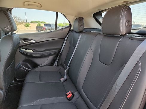 Used 2025 Buick Encore GX Preferred FWD image 5