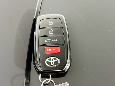Used 2025 Toyota Corolla SE image 36