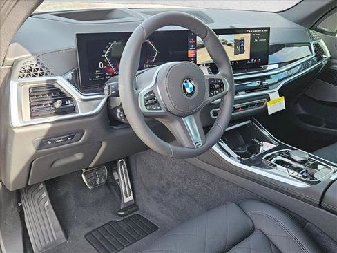 Used 2026 BMW X5 sDrive40i w/ M Sport Package image 9