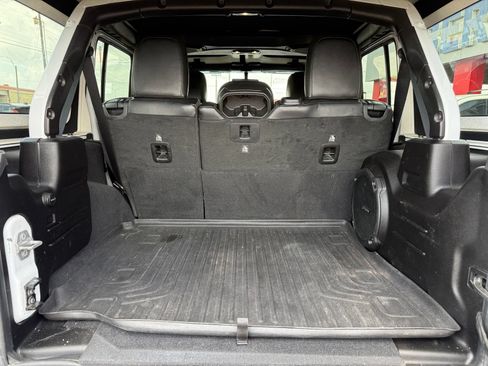 Used 2019 Jeep Wrangler Unlimited Rubicon AWD/4WD image 5