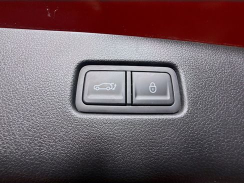 Used 2025 Genesis GV70 2.5T w/ Sport Prestige Package AWD/4WD image 41