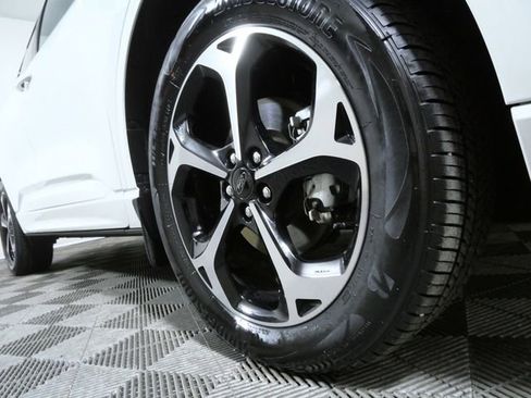 Used 2024 Ford Escape ST-Line Select w/ Tech Pack #2 image 2