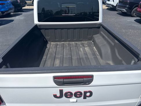 Used 2022 Jeep Gladiator Rubicon w/ LED Lighting Group AWD/4WD image 35