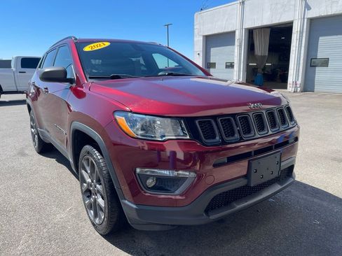 Used 2021 Jeep Compass Latitude w/ Sun and Sound Group AWD/4WD image 1