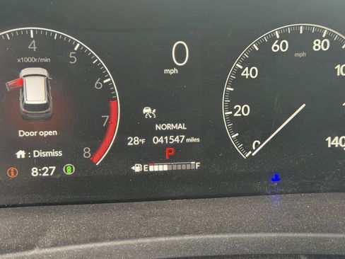 Used 2023 Honda Pilot TrailSport image 7