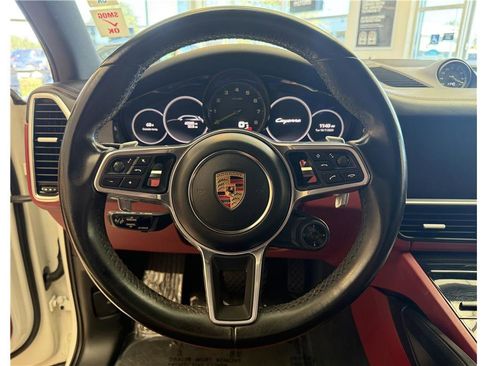 Used 2022 Porsche Cayenne E-Hybrid w/ Premium Plus Package image 12