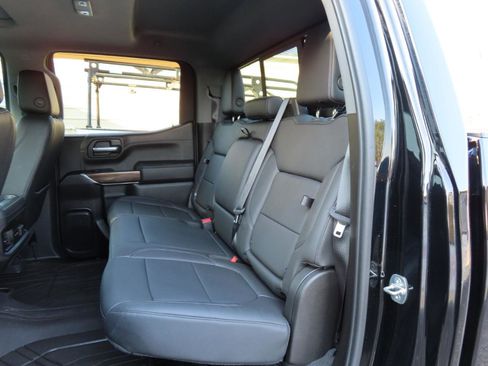 Used 2021 Chevrolet Silverado 1500 LT Trail Boss w/ Convenience Package II image 19