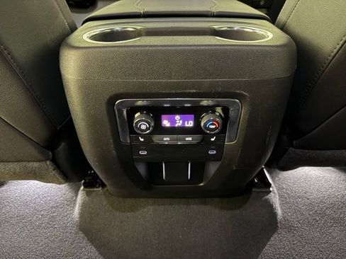 Certified 2026 Chevrolet Suburban Premier AWD/4WD image 29
