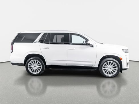 Used 2023 Cadillac Escalade Premium Luxury image 5