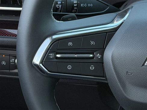 New 2026 Chevrolet Traverse Z71 w/ Enhanced Driving Package image 13