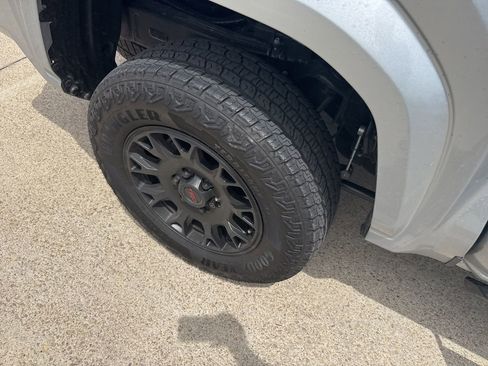 Used 2026 Toyota Tacoma SR5 image 9