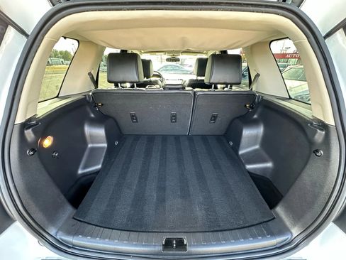 Used 2015 Land Rover LR2 HSE image 15