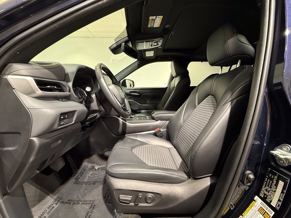 Used 2023 Toyota Highlander XSE AWD/4WD image 13