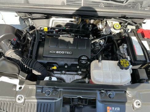 Used 2019 Chevrolet Trax LT w/ LT Convenience Package image 28