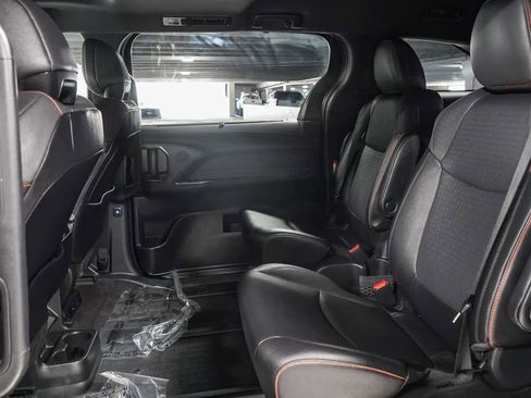Used 2024 Toyota Sienna XSE w/ XSE Plus Package image 20
