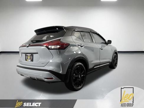 Used 2023 Nissan Kicks SR w/ SR Premium Package FWD image 7