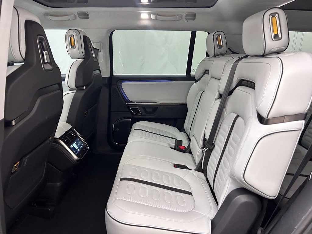 Used 2024 Rivian R1S Adventure Dual AWD/4WD image 15