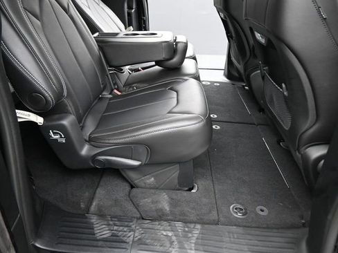 New 2026 Chrysler Pacifica Select image 37